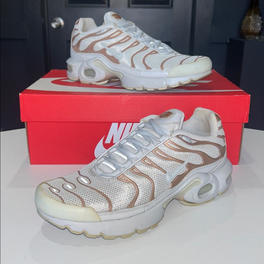 Nike Air Max Plus GS “Pure Platinum Metallic Gold” Women’s Size 8.5